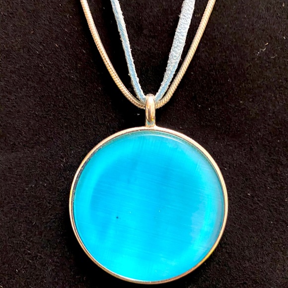 Turquoise Medallion Necklace - Picture 2 of 4